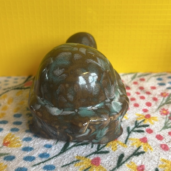 Vintage pair of green and brown ceramic glazed bug and turtle decor figurines - Picture 6 of 10